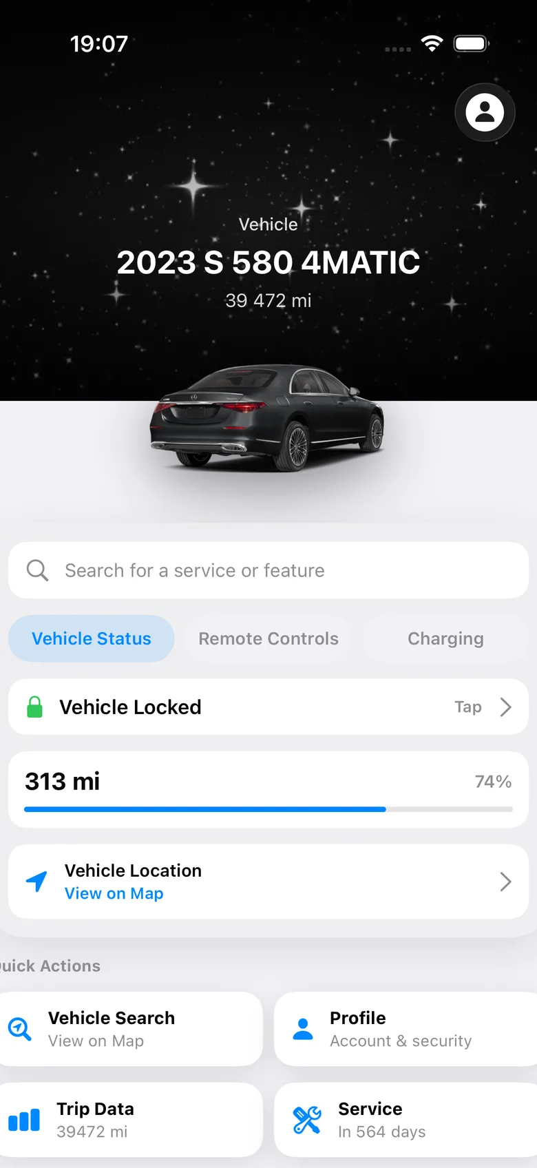 Mercedes Benz USA entertainment-build preview 1: The preview presents a vehicle image and model label.